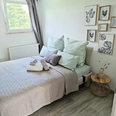 Gesamte In Zentraler Lage In Apartment *