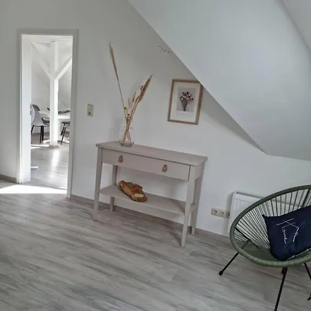 Gesamte In Zentraler Lage In Apartamento