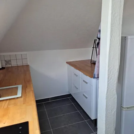 Gesamte In Zentraler Lage In Apartment *